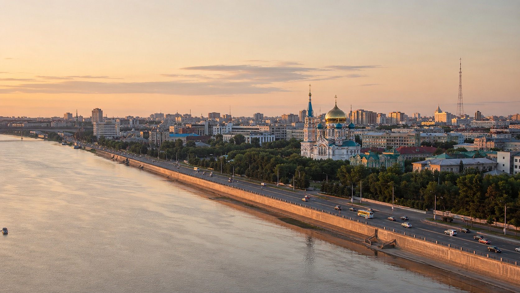 Омск на закате с Иртышом, городской набережной и панорамой центра